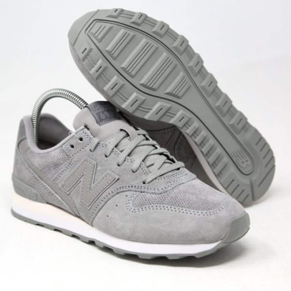 New Balance 696 Women’s Running Shoe - 7